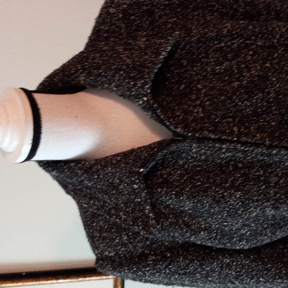 JONES & COMPANY  ZIP UP BLAZER - Picture 2 of 6